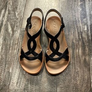Naturalizer Black and Tan Sandals Size 5.5
